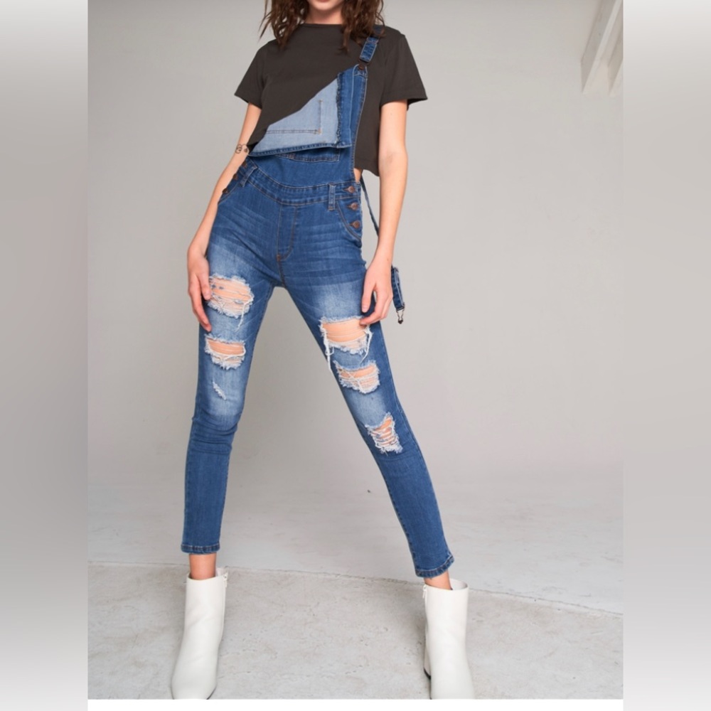 Beautiful mid blue wash ripped front pocket skinny denim overall